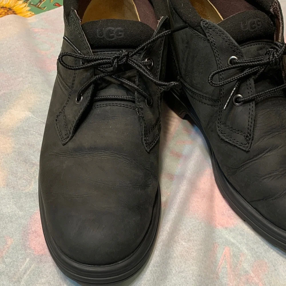 UGG stylish black
